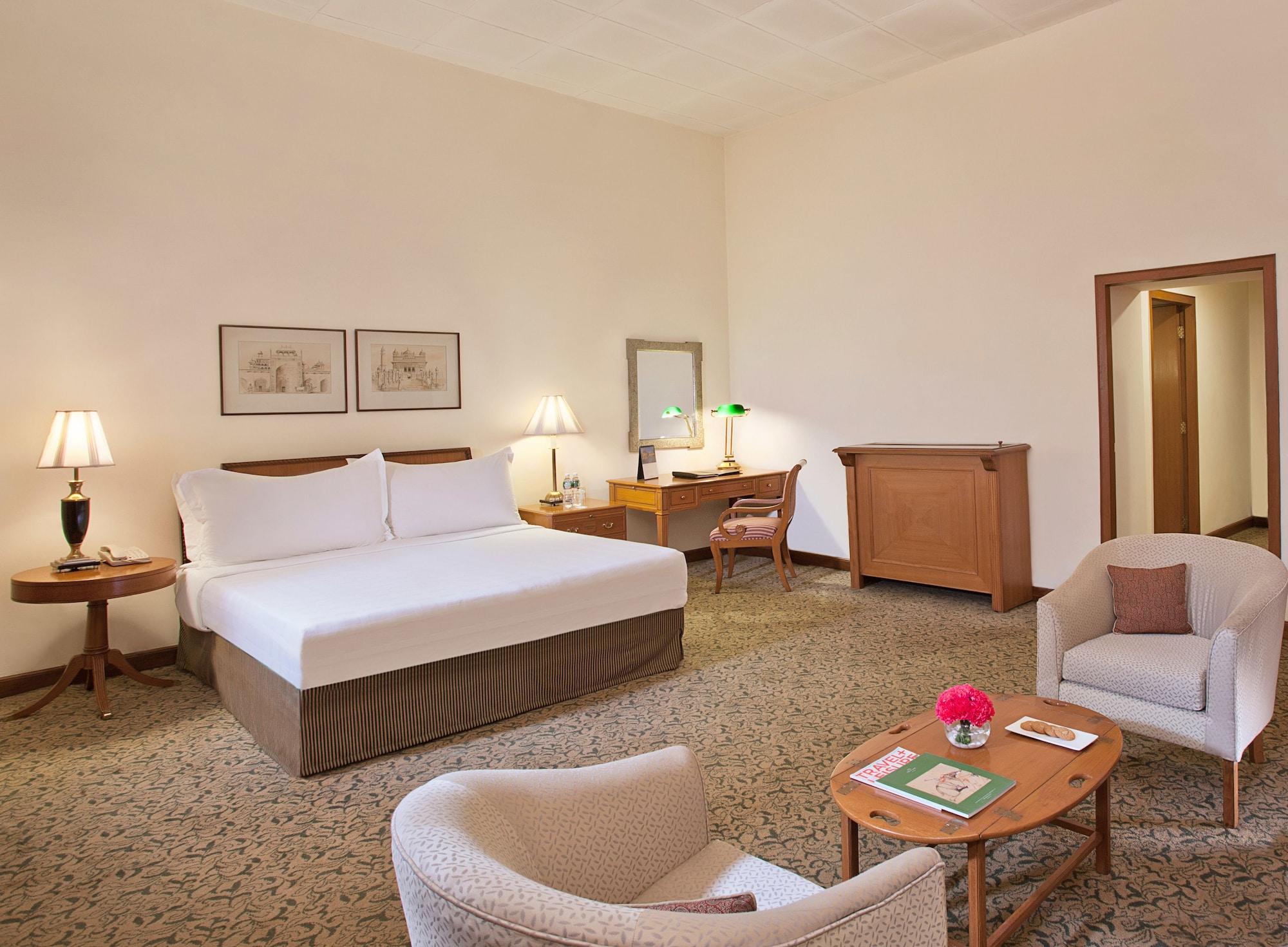 فندق ميدينز نيو دلهي نيودلهي المظهر الخارجي الصورة A room at the Taj Mahal Palace