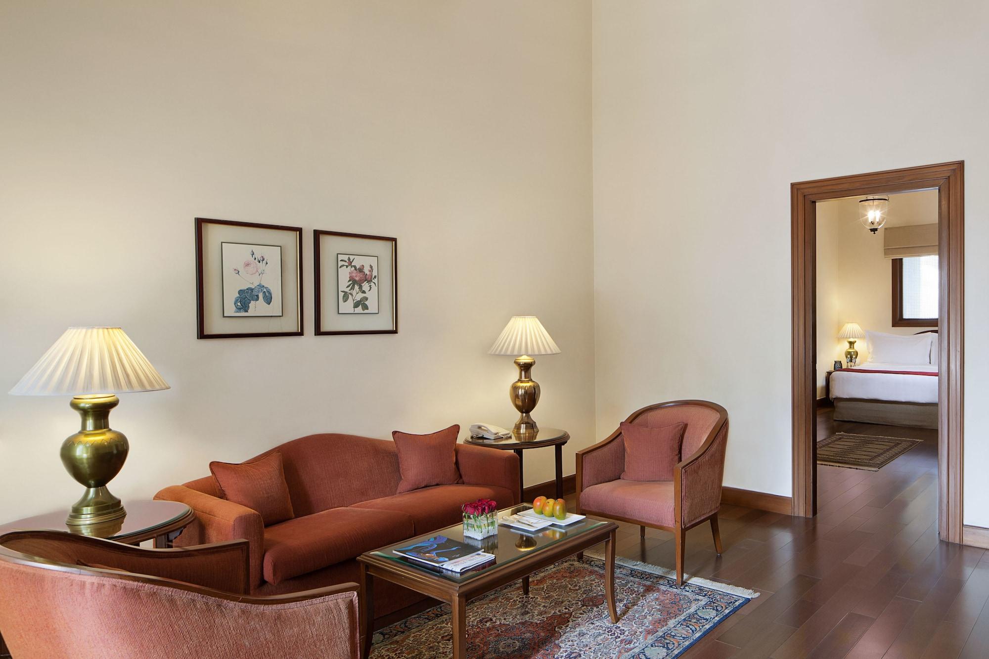 فندق ميدينز نيو دلهي نيودلهي المظهر الخارجي الصورة A suite at the Taj Mahal Palace