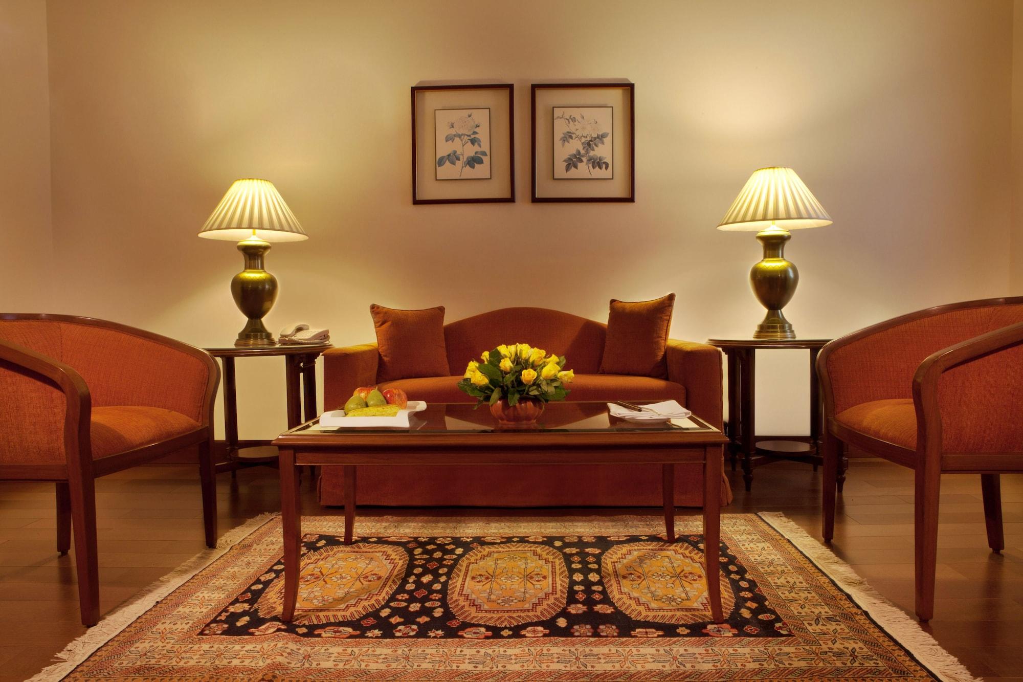 فندق ميدينز نيو دلهي نيودلهي المظهر الخارجي الصورة A living room