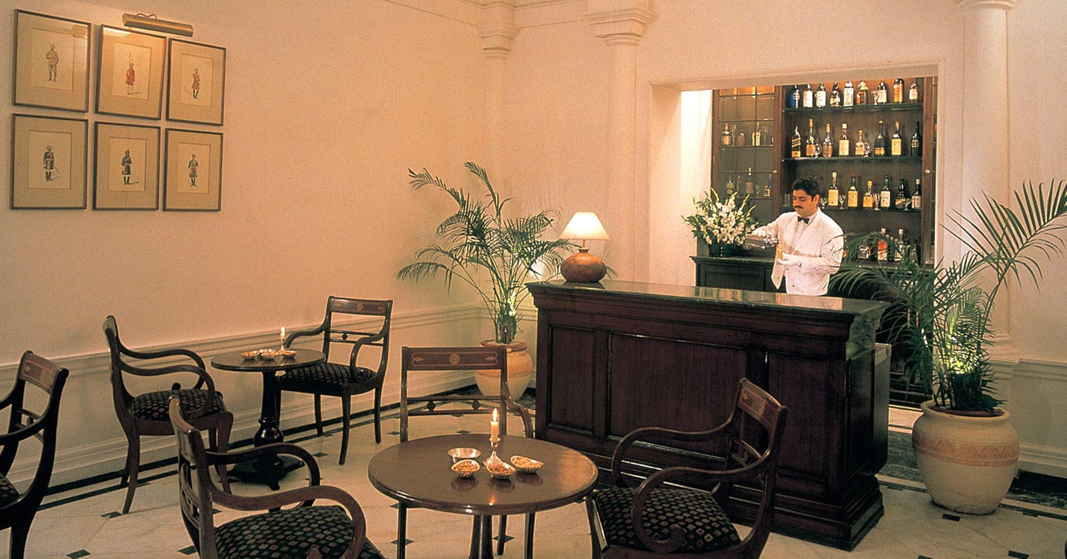 فندق ميدينز نيو دلهي نيودلهي المظهر الخارجي الصورة Bar at the Imperial Hotel, New Delhi