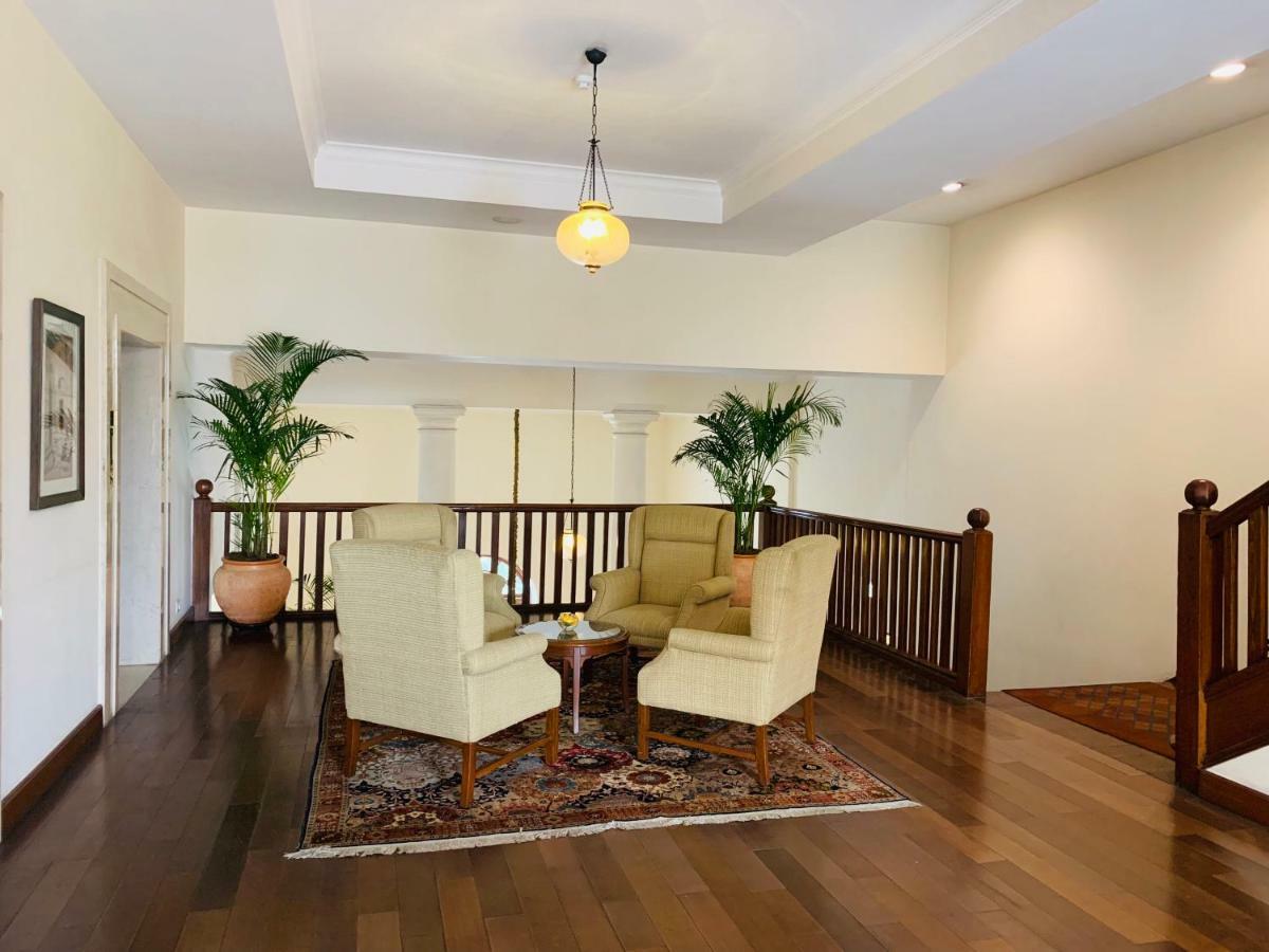 فندق ميدينز نيو دلهي نيودلهي المظهر الخارجي الصورة The interior of the house
