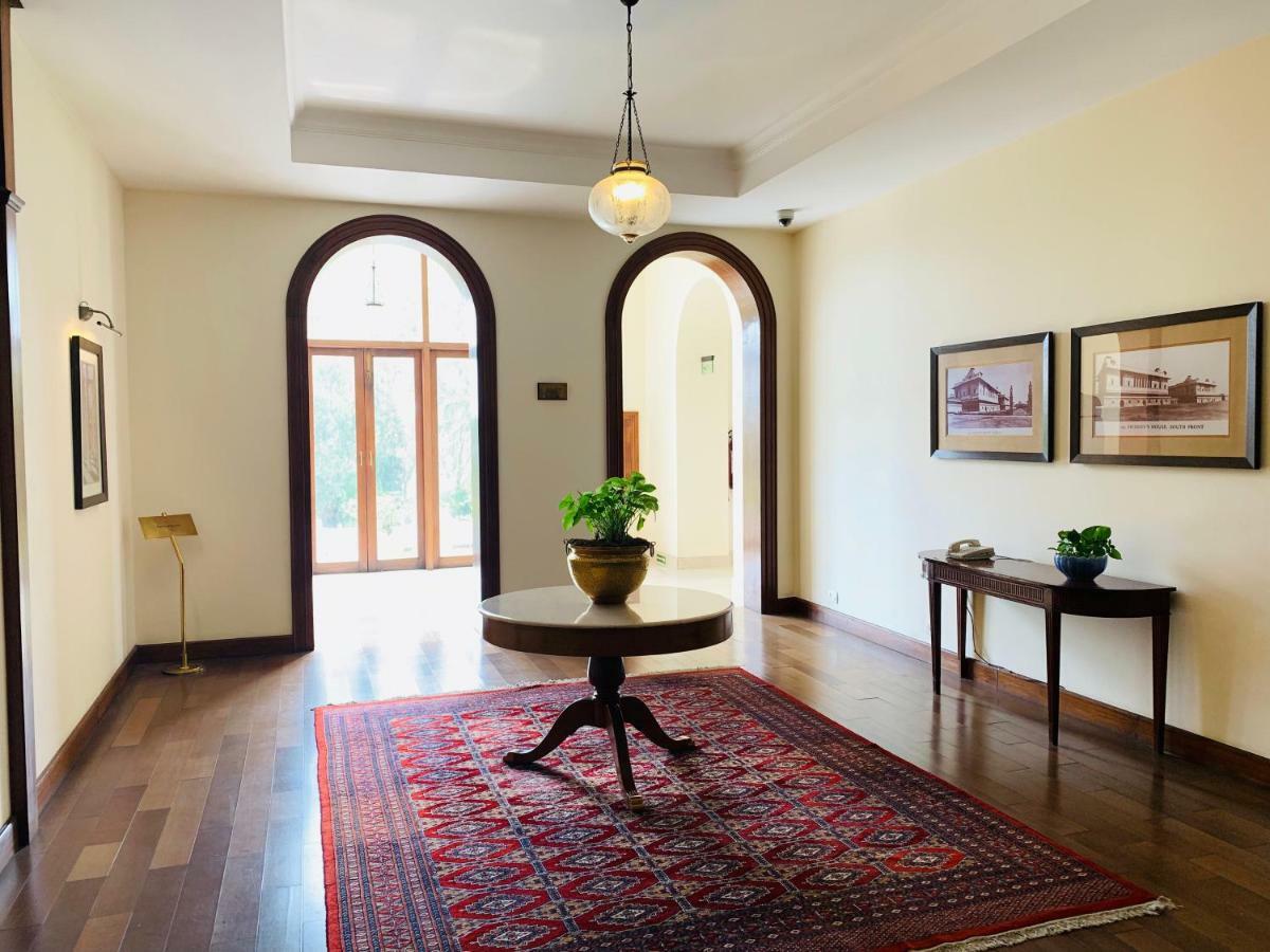 فندق ميدينز نيو دلهي نيودلهي المظهر الخارجي الصورة Interior of the hotel